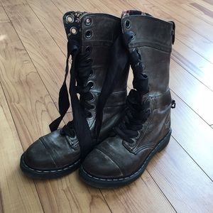 DOC MARTENS tall charcoal gray boat :)